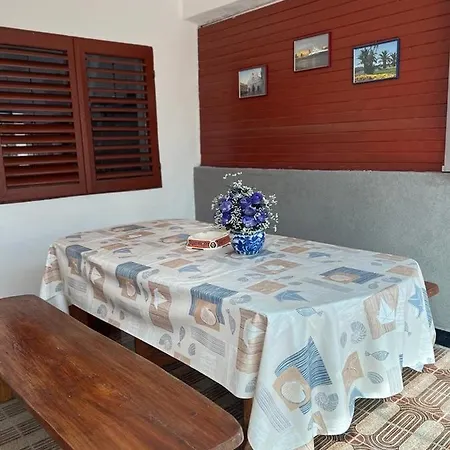Apartman Velmer 아파트 투라니